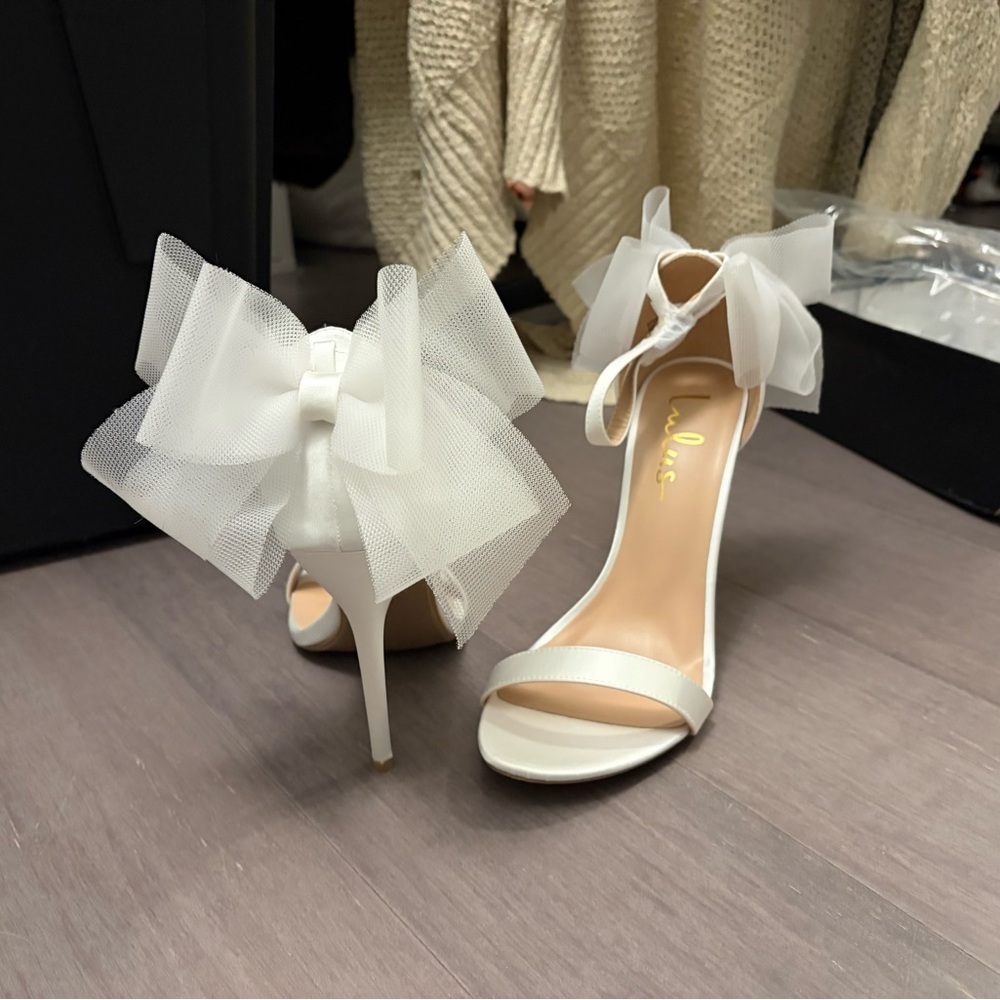 Lulus White Heels with Bow Accent - Picture 4 of 6